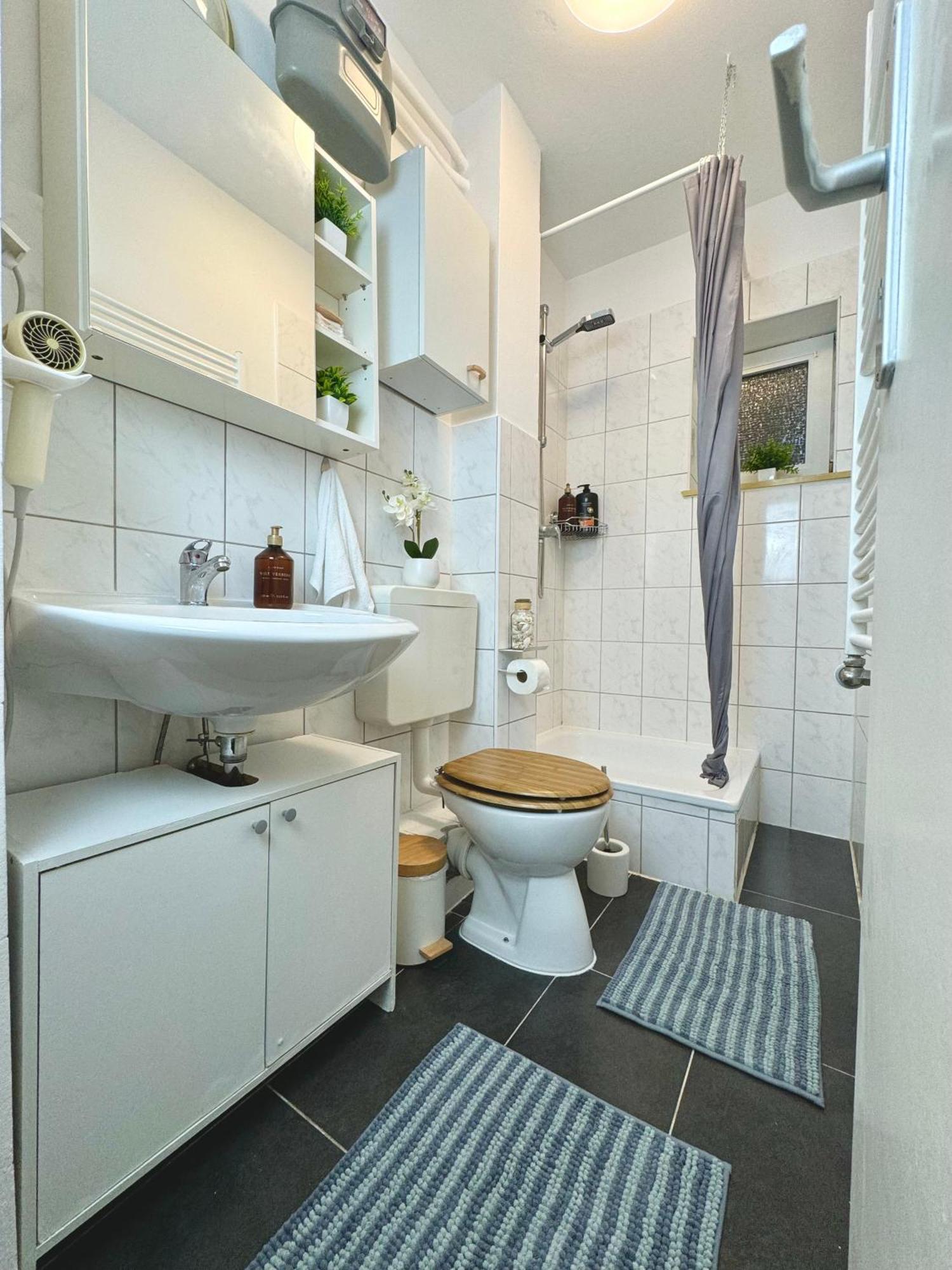 Komplette Wohnung Wilhelmshaven Mit Netflix Bagian luar foto